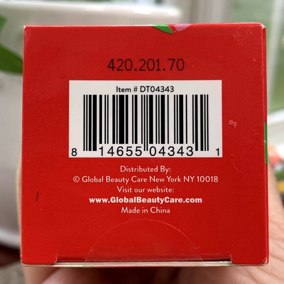 Glowing Facial Moisturizer Strawberry + Hyaluronic Acid + Vitamin A C & E - Picture 6 of 8